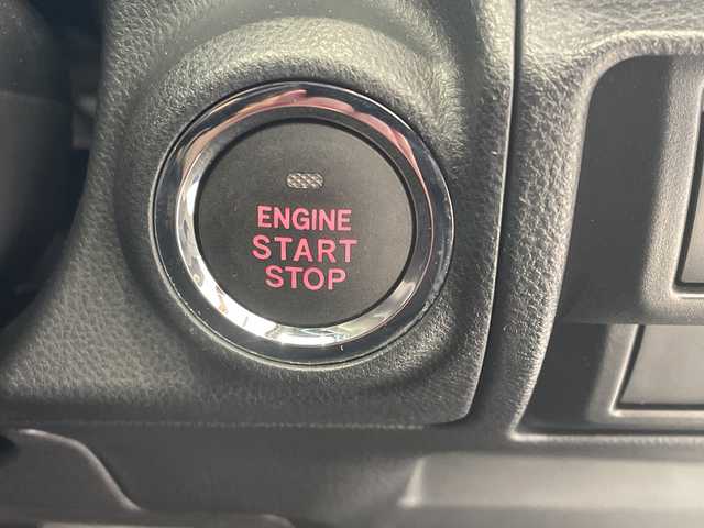 スバル インプレッサ Ｇ４ 2．0i－S アイサイト 埼玉県 2017(平29)年 3.5万km クリスタルホワイトP アイサイト/純正ナビ/　　CD/DVD/BT/フルセグTV/バックカメラ/レーダークルーズコントロール/LEDオートライト/パワーシート/純正18インチAW/パドルシフト/ステアリングスイッチ/アイドリングストップ/プッシュスタート/ETC/禁煙車