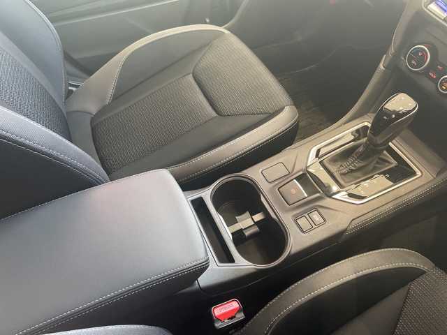 スバル インプレッサ Ｇ４ 2．0i－S アイサイト 埼玉県 2017(平29)年 3.5万km クリスタルホワイトP アイサイト/純正ナビ/　　CD/DVD/BT/フルセグTV/バックカメラ/レーダークルーズコントロール/LEDオートライト/パワーシート/純正18インチAW/パドルシフト/ステアリングスイッチ/アイドリングストップ/プッシュスタート/ETC/禁煙車