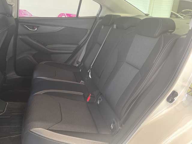 スバル インプレッサ Ｇ４ 2．0i－S アイサイト 埼玉県 2017(平29)年 3.5万km クリスタルホワイトP アイサイト/純正ナビ/　　CD/DVD/BT/フルセグTV/バックカメラ/レーダークルーズコントロール/LEDオートライト/パワーシート/純正18インチAW/パドルシフト/ステアリングスイッチ/アイドリングストップ/プッシュスタート/ETC/禁煙車