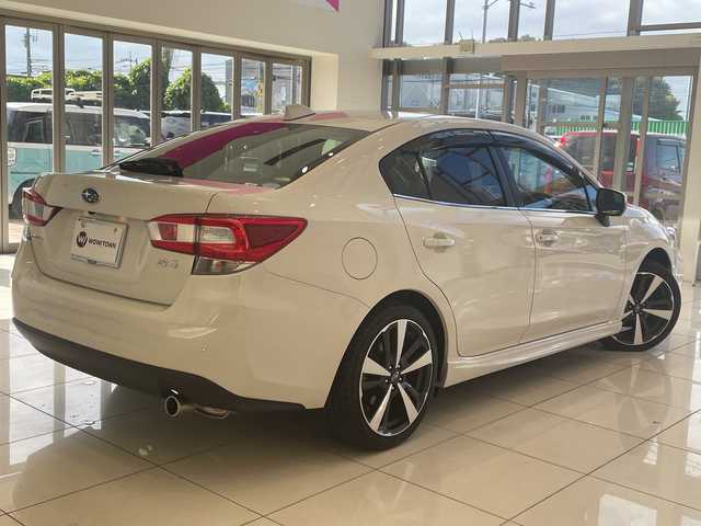 スバル インプレッサ Ｇ４ 2．0i－S アイサイト 埼玉県 2017(平29)年 3.5万km クリスタルホワイトP アイサイト/純正ナビ/　　CD/DVD/BT/フルセグTV/バックカメラ/レーダークルーズコントロール/LEDオートライト/パワーシート/純正18インチAW/パドルシフト/ステアリングスイッチ/アイドリングストップ/プッシュスタート/ETC/禁煙車