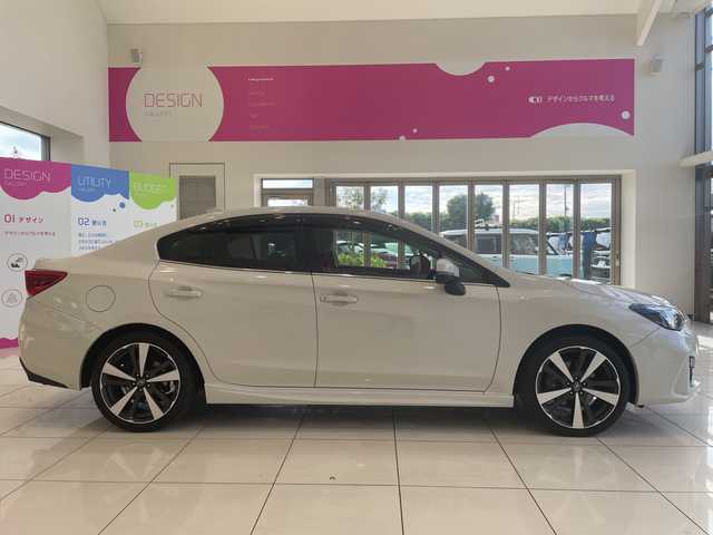 スバル インプレッサ Ｇ４ 2．0i－S アイサイト 埼玉県 2017(平29)年 3.5万km クリスタルホワイトP アイサイト/純正ナビ/　　CD/DVD/BT/フルセグTV/バックカメラ/レーダークルーズコントロール/LEDオートライト/パワーシート/純正18インチAW/パドルシフト/ステアリングスイッチ/アイドリングストップ/プッシュスタート/ETC/禁煙車