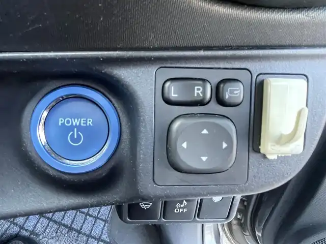 トヨタ アクア X－URBAN 栃木県 2015(平27)年 14万km グレーメタリック (株)IDOMが運営する【じしゃロン宇都宮店】の自社ローン専用車両になります。こちらは現金またはオートローンご利用時の価格です。自社ローンご希望の方は別途その旨お申付け下さい/純正ナビ/バックカメラ/フルセグ/Ｂｌｕｅｔｏｏｔｈ/ＥＴＣ/ハーフレザーシート/シートヒーター/スマートキー/スペアキー/アイドリングストップ/純正アルミホイール/プッシュボタンスタート