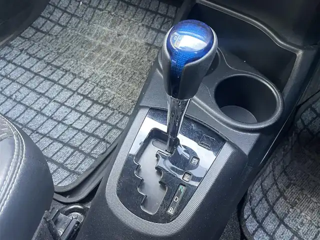 トヨタ アクア X－URBAN 栃木県 2015(平27)年 14万km グレーメタリック (株)IDOMが運営する【じしゃロン宇都宮店】の自社ローン専用車両になります。こちらは現金またはオートローンご利用時の価格です。自社ローンご希望の方は別途その旨お申付け下さい/純正ナビ/バックカメラ/フルセグ/Ｂｌｕｅｔｏｏｔｈ/ＥＴＣ/ハーフレザーシート/シートヒーター/スマートキー/スペアキー/アイドリングストップ/純正アルミホイール/プッシュボタンスタート