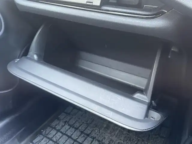 トヨタ アクア X－URBAN 栃木県 2015(平27)年 14万km グレーメタリック (株)IDOMが運営する【じしゃロン宇都宮店】の自社ローン専用車両になります。こちらは現金またはオートローンご利用時の価格です。自社ローンご希望の方は別途その旨お申付け下さい/純正ナビ/バックカメラ/フルセグ/Ｂｌｕｅｔｏｏｔｈ/ＥＴＣ/ハーフレザーシート/シートヒーター/スマートキー/スペアキー/アイドリングストップ/純正アルミホイール/プッシュボタンスタート