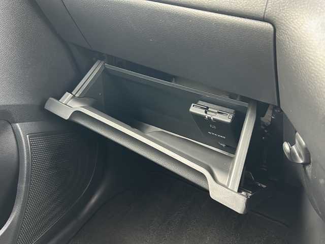 日産 デイズ HWS Gターボ アーバンクロム プロパイロットED 山口県 2021(令3)年 0.8万km ホワイトパール 寒冷地仕様/9インチ純正SDナビ【MM321D-L】/・CD/DVD/Bluetooth/MUSIC STOCKER/フルセグテレビ/ETC/ドライブレコーダー/アラウンドビューモニター/デジタルインナーミラー/LEDヘッドランプ/フォグランプ/オートハイビーム/電動パーキングブレーキ/オートブレーキホールド/スマートキー/スペアキー/プッシュスタート/ドアバイザー/純正15インチアルミホイール/純正フロアマット/D/N席シートヒーター/プロパイロット/衝突被害軽減システム/横滑り防止装置/前後ソナー/保証書/取扱説明書/記録簿