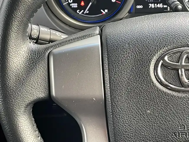 トヨタ ランドクルーザー プラド TX Lパッケージ・G－フロンティア 道央・札幌 2016(平28)年 7.7万km ホワイトパールクリスタルシャイン ・4WD/・社外ナビ　品番CN-RA04WD/(フルセグ/AM/FM/CD/DVD/BT)/・社外エンジンスターター/・社外ドライブレコーダー/・社外ETC/・バックカメラ/・レザーシート（ブラウン）/・D席/N席パワーシート/・D席/N席シートヒーター/・社外　18インチAW/・純正フロアマット/・ルーフレール/・ドアバイザー/・クルーズコントロール/・ダウンヒルアシスト/・LEDヘッドライト/・オートライト/・ヘッドライトウォッシャー/・フォグランプ/・盗難防止装置/・横滑り防止装置/・スマートキー/・プッシュスタート/・モデリスタエアロ/・保証書/・取扱説明書