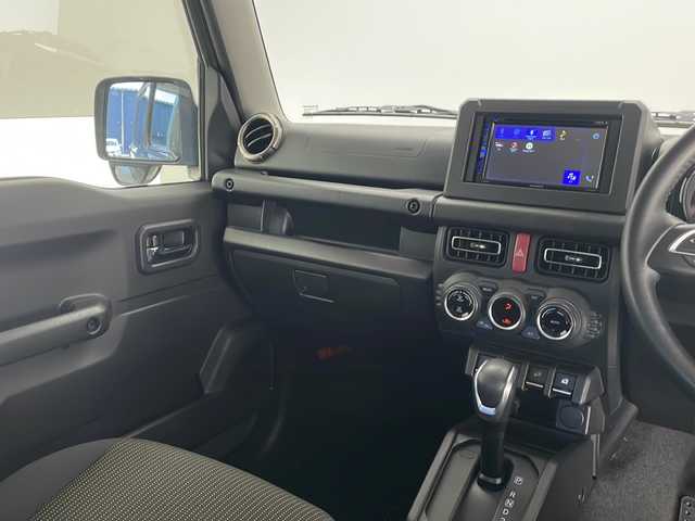 スズキ ジムニー XC 長野県 2020(令2)年 1.4万km ジャングルグリーン 4WD/社外ディスプレイオーディオ&BT/クルーズコントロール/車線逸脱警報/衝突軽減ブレーキ/ダウンヒルアシストコントロール/前席シートヒーター/バックカメラ/ETC/LEDヘッドライト/オートライト/オートマチックハイビーム/フロントフォグんらプ/電動格納ミラー/ウィンカーミラー/ドアミラーヒーター/純正16インチAW装着/純正フロアマット/プッシュスタート/スマートキー