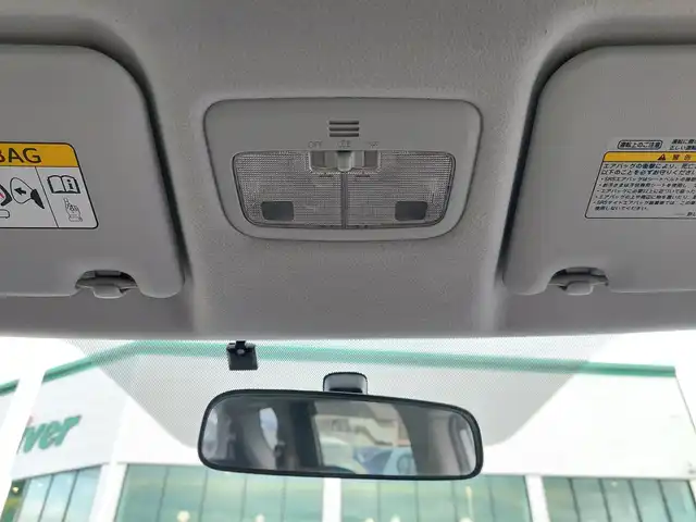 トヨタ シエンタ X 東京都 2015(平27)年 5.4万km ホワイトパールクリスタルシャイン TRDエアロ/純正ナビ/バックカメラ/片側パワースライドドア/アイドリングストップ/社外アルミホイール/ETC/横滑り防止装置