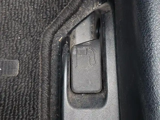 トヨタ シエンタ X 東京都 2015(平27)年 5.4万km ホワイトパールクリスタルシャイン TRDエアロ/純正ナビ/バックカメラ/片側パワースライドドア/アイドリングストップ/社外アルミホイール/ETC/横滑り防止装置