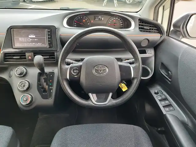 トヨタ シエンタ X 東京都 2015(平27)年 5.4万km ホワイトパールクリスタルシャイン TRDエアロ/純正ナビ/バックカメラ/片側パワースライドドア/アイドリングストップ/社外アルミホイール/ETC/横滑り防止装置