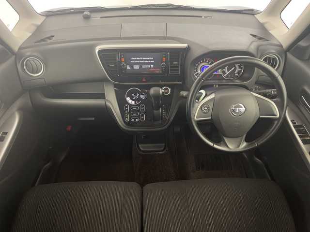 日産 デイズ ルークス ハイウェイスターX Gパッケージ 鹿児島県 2014(平26)年 5.8万km ブラック 純正ナビ　/（フルセグ/Ｂｌｕｅｔｏｏｔｈ/CD/DVD)　/アラウンドビューモニター　/両側パワースライドドア　/リアサーキュレーター　/シートバックテーブル　/後席サンシェード　/オートライト　/純正フロアマット　/純正アルミホイール/電動格納ミラー/純正ドアバイザー/ＥＴＣ