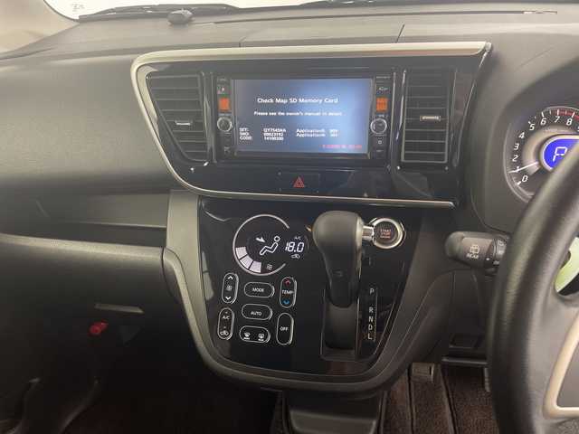 日産 デイズ ルークス ハイウェイスターX Gパッケージ 鹿児島県 2014(平26)年 5.8万km ブラック 純正ナビ　/（フルセグ/Ｂｌｕｅｔｏｏｔｈ/CD/DVD)　/アラウンドビューモニター　/両側パワースライドドア　/リアサーキュレーター　/シートバックテーブル　/後席サンシェード　/オートライト　/純正フロアマット　/純正アルミホイール/電動格納ミラー/純正ドアバイザー/ＥＴＣ