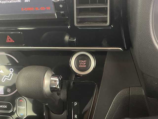 日産 デイズ ルークス ハイウェイスターX Gパッケージ 鹿児島県 2014(平26)年 5.8万km ブラック 純正ナビ　/（フルセグ/Ｂｌｕｅｔｏｏｔｈ/CD/DVD)　/アラウンドビューモニター　/両側パワースライドドア　/リアサーキュレーター　/シートバックテーブル　/後席サンシェード　/オートライト　/純正フロアマット　/純正アルミホイール/電動格納ミラー/純正ドアバイザー/ＥＴＣ