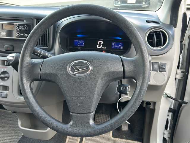 ダイハツ ミラ イース Xf 長野県 2016(平28)年 10.5万km パールホワイトⅢ ・純正フロアマット/・純正14インチアルミホイール/・取扱説明書/・保証書/・スペアキー