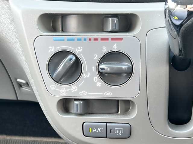 ダイハツ ミラ イース Xf 長野県 2016(平28)年 10.5万km パールホワイトⅢ ・純正フロアマット/・純正14インチアルミホイール/・取扱説明書/・保証書/・スペアキー