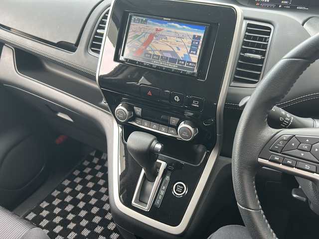 日産 セレナ ハイウェイスターVセレクションⅡ 広島県 2019(令1)年 4.7万km ダイヤモンドブラック 禁煙車/セーフティパックA/エマージェンシーブレーキ/車線逸脱警報/ハイビームアシスト/標識認識機能/速度標識認識/クルーズコントロール/コーナーセンサー/パーキングアシスト/社外7型ナビ【MDV-D706BT】/・フルセグ/CD/DVD/Bluetooth/ハンズフリー両側パワースライドドア/アラウンドビューモニター/革巻きステアリング/リアオートエアコン/ドライブレコーダー（DRVN530）/ETC/ステアリングスイッチ/オートライト/スマートキー/プッシュスタート/ドアバイザー