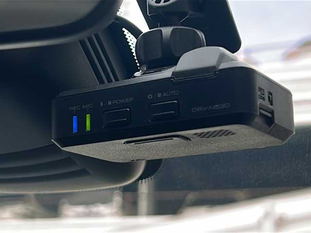 日産 セレナ ハイウェイスターVセレクションⅡ 広島県 2019(令1)年 4.7万km ダイヤモンドブラック 禁煙車/セーフティパックA/エマージェンシーブレーキ/車線逸脱警報/ハイビームアシスト/標識認識機能/速度標識認識/クルーズコントロール/コーナーセンサー/パーキングアシスト/社外7型ナビ【MDV-D706BT】/・フルセグ/CD/DVD/Bluetooth/ハンズフリー両側パワースライドドア/アラウンドビューモニター/革巻きステアリング/リアオートエアコン/ドライブレコーダー（DRVN530）/ETC/ステアリングスイッチ/オートライト/スマートキー/プッシュスタート/ドアバイザー