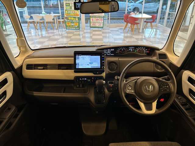 ホンダ Ｎ ＢＯＸ EX ターボ 岐阜県 2022(令4)年 1.8万km プレミアムサンライトホワイトパール ホンダセンシング/標識認識機能/後方誤発進抑制機能/オートハイビーム/アダプティブクルーズコントロール（ACC）/車線維持支援システム（LKAS）/先行車発進お知らせ機能/衝突軽減ブレーキ（CMBS）/誤発進抑制機能/純正ナビ/Bluetooth/バックカメラ/フルセグTV/ETC/ドライブレコーダー/後席サンシェード/歩行者事故低減ステアリング/路外逸脱抑制機能/助手席スーパースライドシート/オートリトラミラー/プラズマクラスター/アレルクリーンプラスシート/両側パワースライドドア/シートバックテーブル/前席シートヒーター/電子パーキング