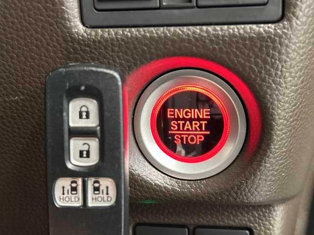 ホンダ Ｎ ＢＯＸ EX ターボ 岐阜県 2022(令4)年 1.8万km プレミアムサンライトホワイトパール ホンダセンシング/標識認識機能/後方誤発進抑制機能/オートハイビーム/アダプティブクルーズコントロール（ACC）/車線維持支援システム（LKAS）/先行車発進お知らせ機能/衝突軽減ブレーキ（CMBS）/誤発進抑制機能/純正ナビ/Bluetooth/バックカメラ/フルセグTV/ETC/ドライブレコーダー/後席サンシェード/歩行者事故低減ステアリング/路外逸脱抑制機能/助手席スーパースライドシート/オートリトラミラー/プラズマクラスター/アレルクリーンプラスシート/両側パワースライドドア/シートバックテーブル/前席シートヒーター/電子パーキング