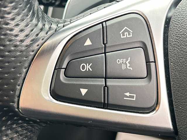 メルセデス・ベンツ Ｃ２２０ｄ 山形県 2016(平28)年 5.7万km イリジウムシルバー 禁煙車/純正ナビ/FM/AM/フルセグ/CD/Bluetooth/PRE-SAFE/ブラインドスポットアシスト/レーンキープアシスト/アテンションアシスト/ヘッドアップディスプレイ/ステアリングアシスト/パドルシフト/本革シート/横滑り防止装置/前席シートヒーター/前席パワーシート/アイドリングストップ/スマートキー/スペアキー/ETC/夏タイヤ積載