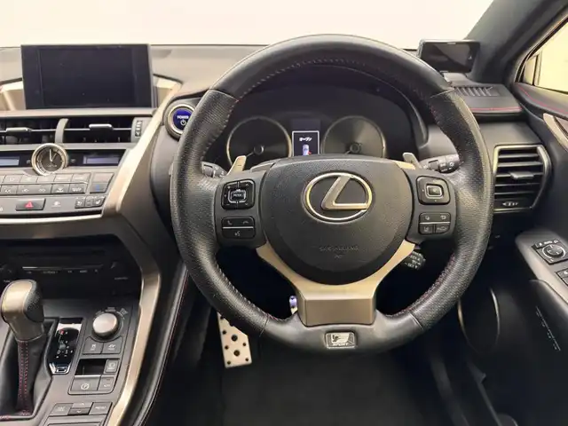 レクサス ＮＸ 300h Fスポーツ 兵庫県 2017(平29)年 8.8万km スターライトブラックガラスフレーク サンルーフ/革シート/パワーシート＆メモリーナビ/シートヒーター＆エアシーター/純正ナビ＆フルセグTV/（CD＆DVD＆SD＆BT）/アラウンドビューモニター/コーナーセンサー/ETC/ドラレコ前方/社外レーダー探知機/パワーバックドア/ステアリングリモコン/パドルシフト/スマーキー/プッシュスタート/スペアキー＆カードキー