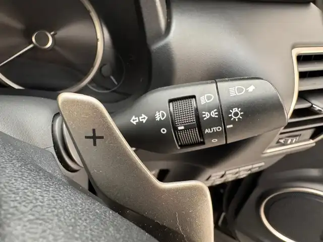レクサス ＮＸ 300h Fスポーツ 兵庫県 2017(平29)年 8.8万km スターライトブラックガラスフレーク サンルーフ/革シート/パワーシート＆メモリーナビ/シートヒーター＆エアシーター/純正ナビ＆フルセグTV/（CD＆DVD＆SD＆BT）/アラウンドビューモニター/コーナーセンサー/ETC/ドラレコ前方/社外レーダー探知機/パワーバックドア/ステアリングリモコン/パドルシフト/スマーキー/プッシュスタート/スペアキー＆カードキー