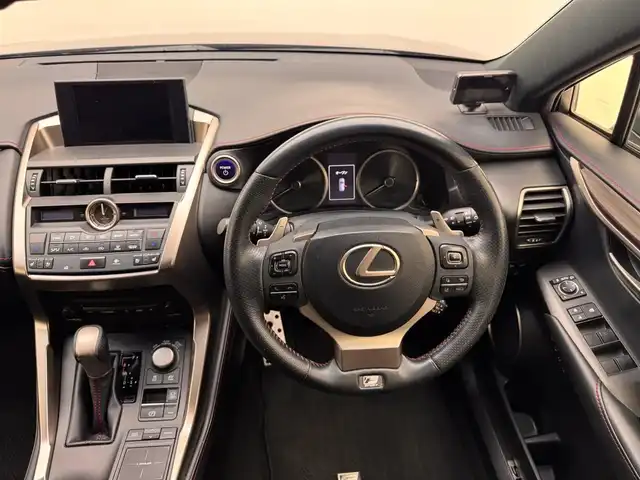 レクサス ＮＸ 300h Fスポーツ 兵庫県 2017(平29)年 8.8万km スターライトブラックガラスフレーク サンルーフ/革シート/パワーシート＆メモリーナビ/シートヒーター＆エアシーター/純正ナビ＆フルセグTV/（CD＆DVD＆SD＆BT）/アラウンドビューモニター/コーナーセンサー/ETC/ドラレコ前方/社外レーダー探知機/パワーバックドア/ステアリングリモコン/パドルシフト/スマーキー/プッシュスタート/スペアキー＆カードキー