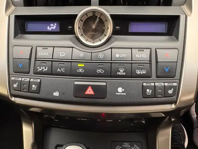 レクサス ＮＸ 300h Fスポーツ 兵庫県 2017(平29)年 8.8万km スターライトブラックガラスフレーク サンルーフ/革シート/パワーシート＆メモリーナビ/シートヒーター＆エアシーター/純正ナビ＆フルセグTV/（CD＆DVD＆SD＆BT）/アラウンドビューモニター/コーナーセンサー/ETC/ドラレコ前方/社外レーダー探知機/パワーバックドア/ステアリングリモコン/パドルシフト/スマーキー/プッシュスタート/スペアキー＆カードキー