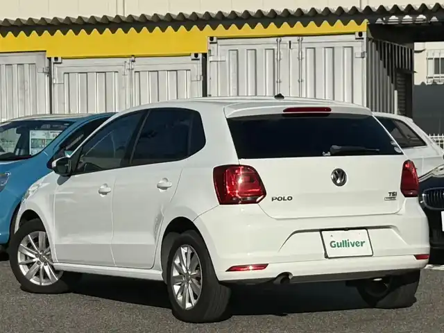 フォルクスワーゲン ポロ 愛知県 2015(平27)年 8.7万km ピュアホワイト /社外SDナビ//社外フルセグTV//FM/AM/BT/DS/USB/AUX//バックカメラ//ETC//トノカバー//追従機能付きクルーズコントロール//横滑り防止装置//衝突被害軽減ブレーキ//アイドリングストップ//ステアスイッチ//パドルシフト//ヘッドライトレベライザー//純正ハロゲンオートライト//フロントフォグランプ//純正15インチアルミホイール//ライト付きバニティミラー//ISOFIX//イモビライザー//ダブル/サイド/カーテンエアバック//取扱説明書//ナビ説明書//保証書//記録簿(R2/R6)//リモコンキー