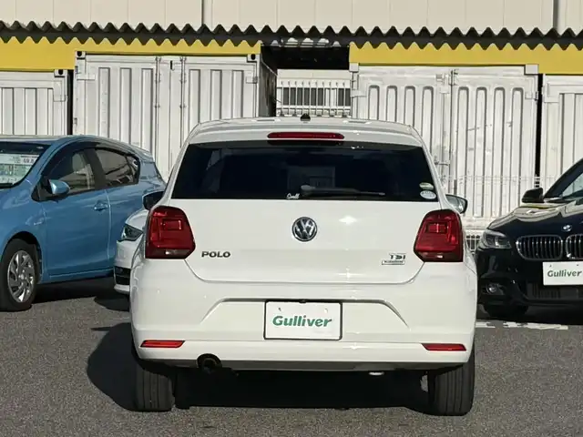 フォルクスワーゲン ポロ 愛知県 2015(平27)年 8.7万km ピュアホワイト /社外SDナビ//社外フルセグTV//FM/AM/BT/DS/USB/AUX//バックカメラ//ETC//トノカバー//追従機能付きクルーズコントロール//横滑り防止装置//衝突被害軽減ブレーキ//アイドリングストップ//ステアスイッチ//パドルシフト//ヘッドライトレベライザー//純正ハロゲンオートライト//フロントフォグランプ//純正15インチアルミホイール//ライト付きバニティミラー//ISOFIX//イモビライザー//ダブル/サイド/カーテンエアバック//取扱説明書//ナビ説明書//保証書//記録簿(R2/R6)//リモコンキー