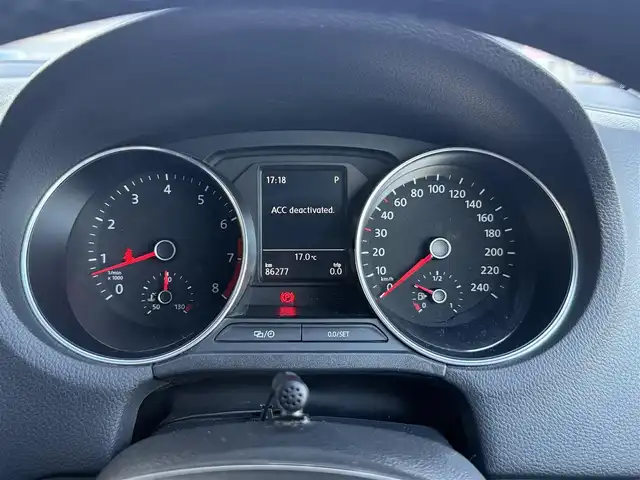 フォルクスワーゲン ポロ 愛知県 2015(平27)年 8.7万km ピュアホワイト /社外SDナビ//社外フルセグTV//FM/AM/BT/DS/USB/AUX//バックカメラ//ETC//トノカバー//追従機能付きクルーズコントロール//横滑り防止装置//衝突被害軽減ブレーキ//アイドリングストップ//ステアスイッチ//パドルシフト//ヘッドライトレベライザー//純正ハロゲンオートライト//フロントフォグランプ//純正15インチアルミホイール//ライト付きバニティミラー//ISOFIX//イモビライザー//ダブル/サイド/カーテンエアバック//取扱説明書//ナビ説明書//保証書//記録簿(R2/R6)//リモコンキー