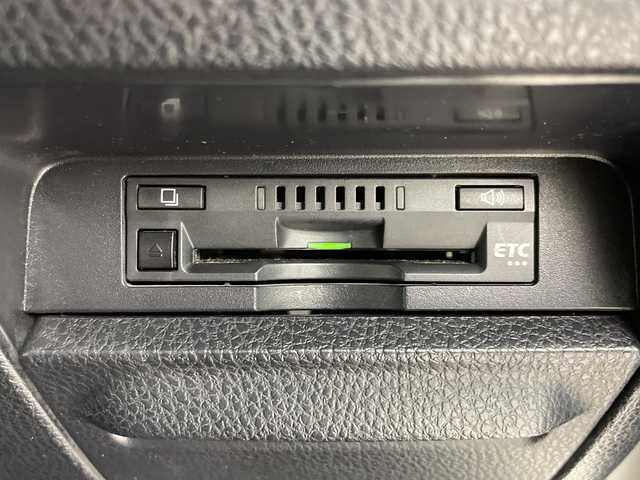 トヨタ エスクァイア Gi 岐阜県 2018(平30)年 6.9万km ホワイトパールクリスタルシャイン 純正10インチＳＤナビ【NSZN-Y68T】/フルセグテレビ/Bluetooth/USB/CD　DVD/HDMI/バックカメラ/純正フリップダウンモニター/クルーズコントロール/LEDヘッドライト/オートマチックハイビーム/両側パワースライドドア/ウッドコンビハンドル/合皮シート/シートヒーター(D/N席)/シートバックテーブル/社外ドラレコ/純正フロアマット/ビルトインETC/トヨタセーフティセンス/レーンデパーチャーアラート/プリクラッシュセーフティ