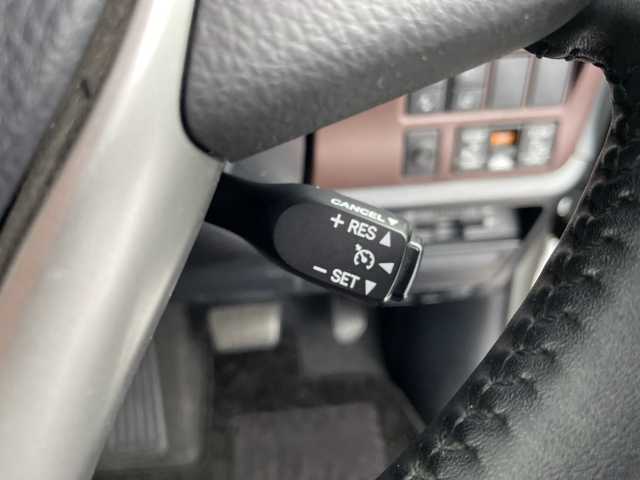 トヨタ エスクァイア Gi 岐阜県 2018(平30)年 6.9万km ホワイトパールクリスタルシャイン 純正10インチＳＤナビ【NSZN-Y68T】/フルセグテレビ/Bluetooth/USB/CD　DVD/HDMI/バックカメラ/純正フリップダウンモニター/クルーズコントロール/LEDヘッドライト/オートマチックハイビーム/両側パワースライドドア/ウッドコンビハンドル/合皮シート/シートヒーター(D/N席)/シートバックテーブル/社外ドラレコ/純正フロアマット/ビルトインETC/トヨタセーフティセンス/レーンデパーチャーアラート/プリクラッシュセーフティ