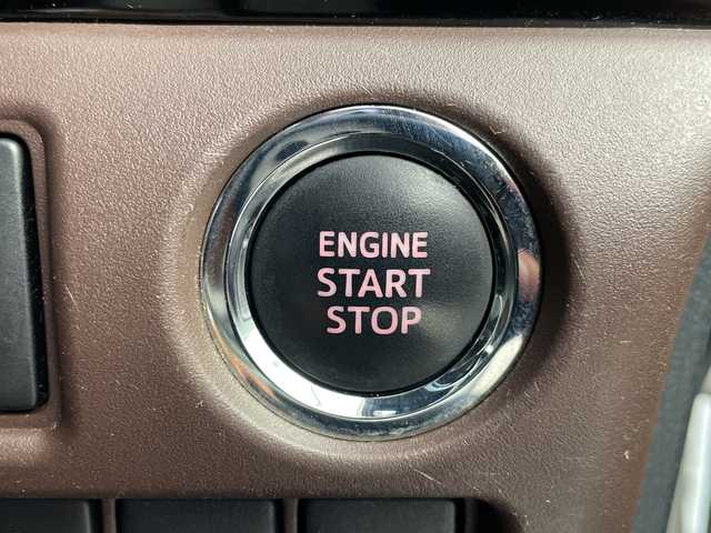 トヨタ エスクァイア Gi 岐阜県 2018(平30)年 6.9万km ホワイトパールクリスタルシャイン 純正10インチＳＤナビ【NSZN-Y68T】/フルセグテレビ/Bluetooth/USB/CD　DVD/HDMI/バックカメラ/純正フリップダウンモニター/クルーズコントロール/LEDヘッドライト/オートマチックハイビーム/両側パワースライドドア/ウッドコンビハンドル/合皮シート/シートヒーター(D/N席)/シートバックテーブル/社外ドラレコ/純正フロアマット/ビルトインETC/トヨタセーフティセンス/レーンデパーチャーアラート/プリクラッシュセーフティ