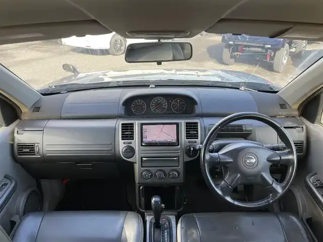 日産 エクストレイル Xt 道央・札幌 2004(平16)年 18.5万km チタニウムシルバー ４WD/寒冷地仕様/社外メモリーナビ/AM/FM/TV/ワイパーデアイサー/前席シートヒーター/レザーシート/革巻きステアリング/リモコンキー/HIDヘッドライト/フォグランプ/ヘッドライトレベライザー/電動格納ミラー/フロアマット/ドアバイザー/社外エンジンスターター