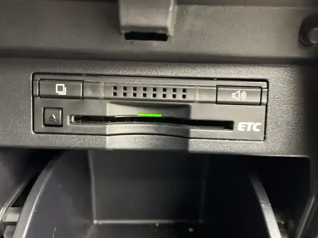 トヨタ アルファード S 群馬県 2016(平28)年 7.6万km ブラック 純正１０型ナビ　アルパイン後席モニター　バックカメラ　両側電動スライドドア　ビルトインＥＴＣ　クルーズコントロール　ウッドコンビステアリング　ステアリングスイッチ　LEDライト　スマートキー　禁煙車