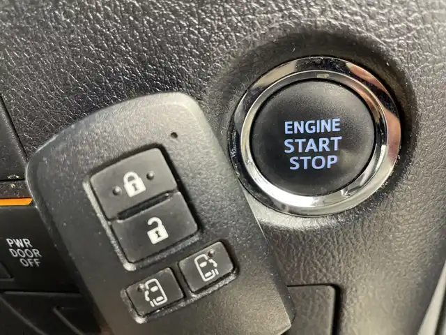 トヨタ アルファード S 群馬県 2016(平28)年 7.6万km ブラック 純正１０型ナビ　アルパイン後席モニター　バックカメラ　両側電動スライドドア　ビルトインＥＴＣ　クルーズコントロール　ウッドコンビステアリング　ステアリングスイッチ　LEDライト　スマートキー　禁煙車