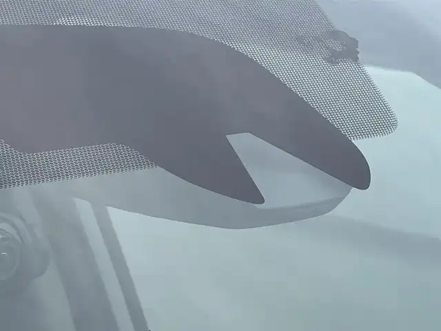 日産 エクストレイル ハイブリッド 20X エマージェンシーブレーキ 秋田県 2015(平27)年 5.7万km ブリリアントシルバー ４WD/インテリジェントエマージェンシーブレーキ/LEDヘッドライト/純正メモリナビ（DVD/CD/BT/AM/FM/USB）/フルセグ（走行中視聴不可能）/アラウンドビューモニター/社外１７インチアルミ（冬タイヤ装着）/スマートキー/アイドリングストップ/プッシュスタート/コーナーセンサー/レーンキープアシスト/クルーズコントロール追従走行なし/ダウンヒルアシストコントロール/ブラインドスポットモニター/ステアリングスイッチ/前席シートヒーター/ビルトインETC/ドライブレコーダー/純正フロアマット/純正ドアバイザー/オートライト/オートエアコン/パワーステアリング/パワーウィンドウ/横滑り防止/盗難防止装置/寒冷地仕様/電動格納ウィンカーミラー/保証書/取扱説明書/記録簿/スペアキー×１