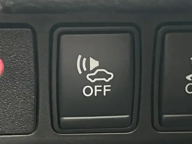 日産 エクストレイル ハイブリッド 20X エマージェンシーブレーキ 秋田県 2015(平27)年 5.7万km ブリリアントシルバー ４WD/インテリジェントエマージェンシーブレーキ/LEDヘッドライト/純正メモリナビ（DVD/CD/BT/AM/FM/USB）/フルセグ（走行中視聴不可能）/アラウンドビューモニター/社外１７インチアルミ（冬タイヤ装着）/スマートキー/アイドリングストップ/プッシュスタート/コーナーセンサー/レーンキープアシスト/クルーズコントロール追従走行なし/ダウンヒルアシストコントロール/ブラインドスポットモニター/ステアリングスイッチ/前席シートヒーター/ビルトインETC/ドライブレコーダー/純正フロアマット/純正ドアバイザー/オートライト/オートエアコン/パワーステアリング/パワーウィンドウ/横滑り防止/盗難防止装置/寒冷地仕様/電動格納ウィンカーミラー/保証書/取扱説明書/記録簿/スペアキー×１