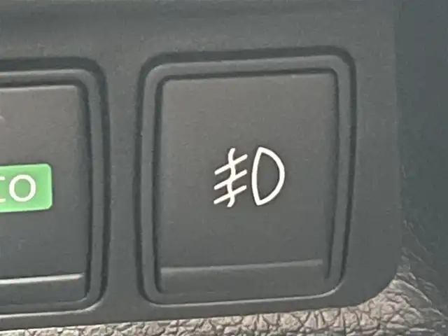 日産 エクストレイル ハイブリッド 20X エマージェンシーブレーキ 秋田県 2015(平27)年 5.7万km ブリリアントシルバー ４WD/インテリジェントエマージェンシーブレーキ/LEDヘッドライト/純正メモリナビ（DVD/CD/BT/AM/FM/USB）/フルセグ（走行中視聴不可能）/アラウンドビューモニター/社外１７インチアルミ（冬タイヤ装着）/スマートキー/アイドリングストップ/プッシュスタート/コーナーセンサー/レーンキープアシスト/クルーズコントロール追従走行なし/ダウンヒルアシストコントロール/ブラインドスポットモニター/ステアリングスイッチ/前席シートヒーター/ビルトインETC/ドライブレコーダー/純正フロアマット/純正ドアバイザー/オートライト/オートエアコン/パワーステアリング/パワーウィンドウ/横滑り防止/盗難防止装置/寒冷地仕様/電動格納ウィンカーミラー/保証書/取扱説明書/記録簿/スペアキー×１