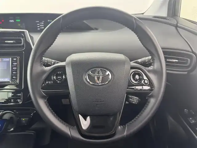 トヨタ プリウス SセーフティプラスⅡ 群馬県 2022(令4)年 5.1万km プラチナホワイトパールマイカ 純正ディーラーナビ（NSLN-W68)/・Bluetooth/AUX/バックガイドモニター/＝＝＝＝＝＝＝＝＝＝/純正ナビ　バックカメラ　追従クルーズコントロール　トヨタセーフティセンス　ドライブレコーダー　ビルトインＥＴＣ　ＬＥＤヘッドライト　オートライト　ＡＣ１００Ｖ電源　自動防眩ミラー　スマートキー　禁煙車