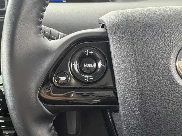 トヨタ プリウス SセーフティプラスⅡ 群馬県 2022(令4)年 5.1万km プラチナホワイトパールマイカ 純正ディーラーナビ（NSLN-W68)/・Bluetooth/AUX/バックガイドモニター/＝＝＝＝＝＝＝＝＝＝/純正ナビ　バックカメラ　追従クルーズコントロール　トヨタセーフティセンス　ドライブレコーダー　ビルトインＥＴＣ　ＬＥＤヘッドライト　オートライト　ＡＣ１００Ｖ電源　自動防眩ミラー　スマートキー　禁煙車