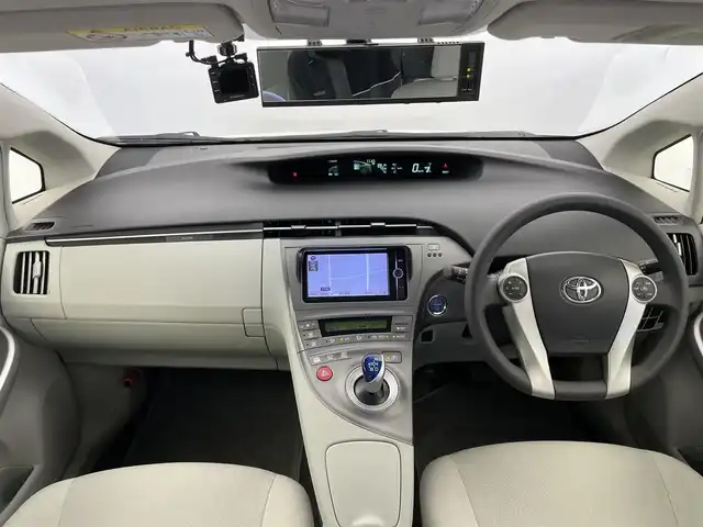 トヨタ プリウス S 富山県 2014(平26)年 3.6万km ホワイトパールクリスタルシャイン 純正SDナビ(NSZT-W62G)/(AM/FM/CD/SD/DVD/BT)/バックカメラ/フルセグTV/社外AW付きスタッドレスタイヤ4本車載/横滑り防止装置/ドライブレコーダー(NDR-RC183)/オートHIDライト/フォグランプ/フロアマット純正/センターコンソール/純正15インチAW/取扱説明書/保証書