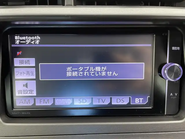 トヨタ プリウス S 富山県 2014(平26)年 3.6万km ホワイトパールクリスタルシャイン 純正SDナビ(NSZT-W62G)/(AM/FM/CD/SD/DVD/BT)/バックカメラ/フルセグTV/社外AW付きスタッドレスタイヤ4本車載/横滑り防止装置/ドライブレコーダー(NDR-RC183)/オートHIDライト/フォグランプ/フロアマット純正/センターコンソール/純正15インチAW/取扱説明書/保証書