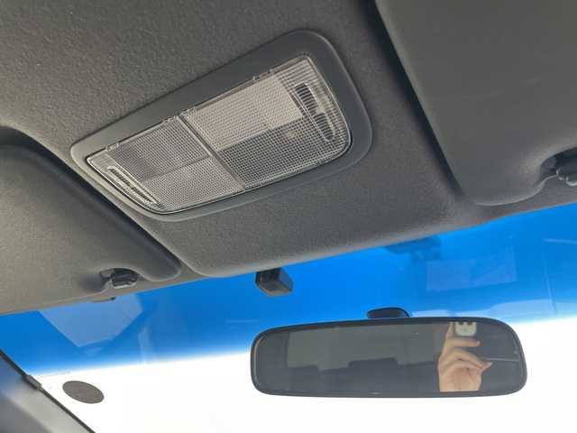 ホンダ フリード スパイク G ジャストセレクション 道央・札幌 2013(平25)年 8.8万km アラバスターシルバーメタリック ・4WD/・社外ナビ&CD&DVD&TV&BT&SD/・片側パワースライドドア/・横滑り防止装置/・フロントワイパーデアイサー/・ETC/・純正フロアマット/・HIDヘッドライト/・オートライト/・スマートキー