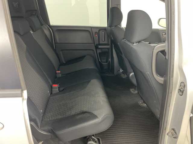 ホンダ フリード スパイク G ジャストセレクション 道央・札幌 2013(平25)年 8.8万km アラバスターシルバーメタリック ・4WD/・社外ナビ&CD&DVD&TV&BT&SD/・片側パワースライドドア/・横滑り防止装置/・フロントワイパーデアイサー/・ETC/・純正フロアマット/・HIDヘッドライト/・オートライト/・スマートキー