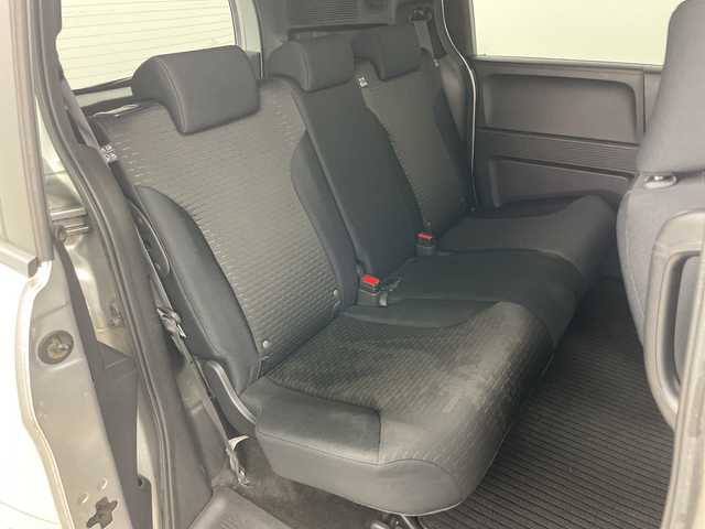 ホンダ フリード スパイク G ジャストセレクション 道央・札幌 2013(平25)年 8.8万km アラバスターシルバーメタリック ・4WD/・社外ナビ&CD&DVD&TV&BT&SD/・片側パワースライドドア/・横滑り防止装置/・フロントワイパーデアイサー/・ETC/・純正フロアマット/・HIDヘッドライト/・オートライト/・スマートキー