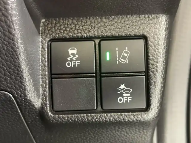 ホンダ Ｎ ＢＯＸ カスタム G L ターボ ホンダセンシング 神奈川県 2020(令2)年 3万km クリスタルブラックパール ホンダセンシング/　　・衝突軽減ブレーキ/　　・車線維持支援システム/　　・アダプティブクルーズコントロール/　　・オートハイビーム/純正8インチナビ/フルセグテレビ/Bluetooth/バックカメラ/ETC/ドラレコ(前後)/ハーフレザー/シートヒーター/両側パワースライドドア/純正LED/純正15インチアルミホイール