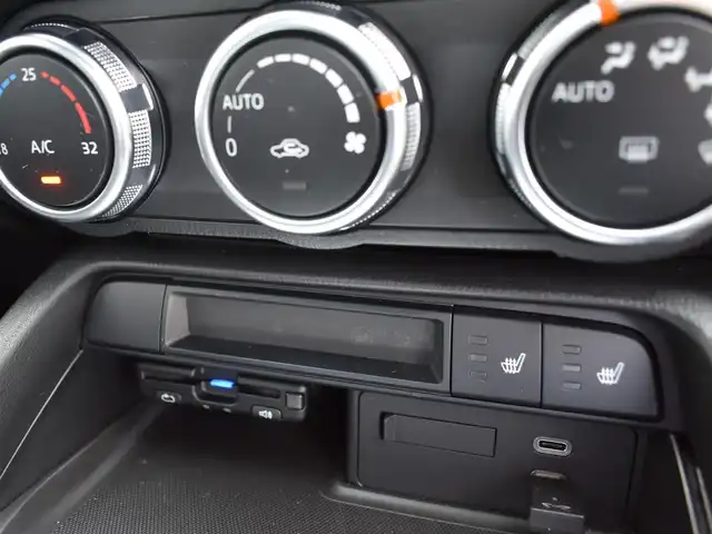 マツダ ロードスター RS 神奈川県 2024(令6)年 0.2万km スノーフレイクホワイトパールマイカ 6M/T/DSCトラックモード/アシンメトリックLSD/8.8インチディスプレイオーディオ/マツダコネクト/AppleCarPlay/AndroidAuto/BOSEスピーカー9スピーカー/地デジTV/USBタイプC端子2個/BILSTEIN製ダンパー/RECARO製ブラックナッパ革アルカンターラコンビシート/フロントサスタワーバー/インダクションサウンドエンハンサー/アドバンストキーレスエントリーシステム/iアクティブセンス/スマートブレーキサポート/ブラインドスポットモニター/車線逸脱警報システム/レーダークルーズコントロール/ドラレコ/取扱説明書/保証書