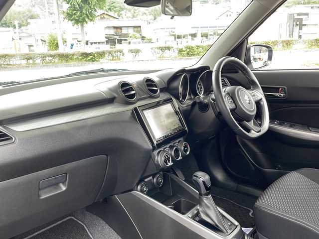 スズキ スイフト HYBRID RS 兵庫県 2018(平30)年 3.1万km ピュアホワイトP セーフティパッケージ/デュアルセンサーブレーキサポート/誤発進抑制機能/先行車発信お知らせ機能/ハイビームアシスト/オートライト/サイド、カーテンエアバック/運転席アームレスト/アダプティブクルーズ/ふらつき警報機能/-/ワンオーナー/純正８インチナビ/フルセグTV/Bluetooth/ETC/全方位カメラ/ドライブレコーダー/パドルシフト/運転席シートヒーター/LEDヘッドランプ/パドルシフト/プッシュスタート/スマートキー×3/取扱説明書・保証書